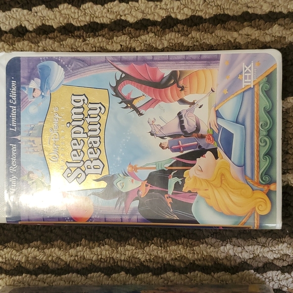 VINTAGE WALT DISNEY MASTER PIECE COLLECTION 📼 VHS MOVIES. COLLECTORS. - Picture 12 of 17